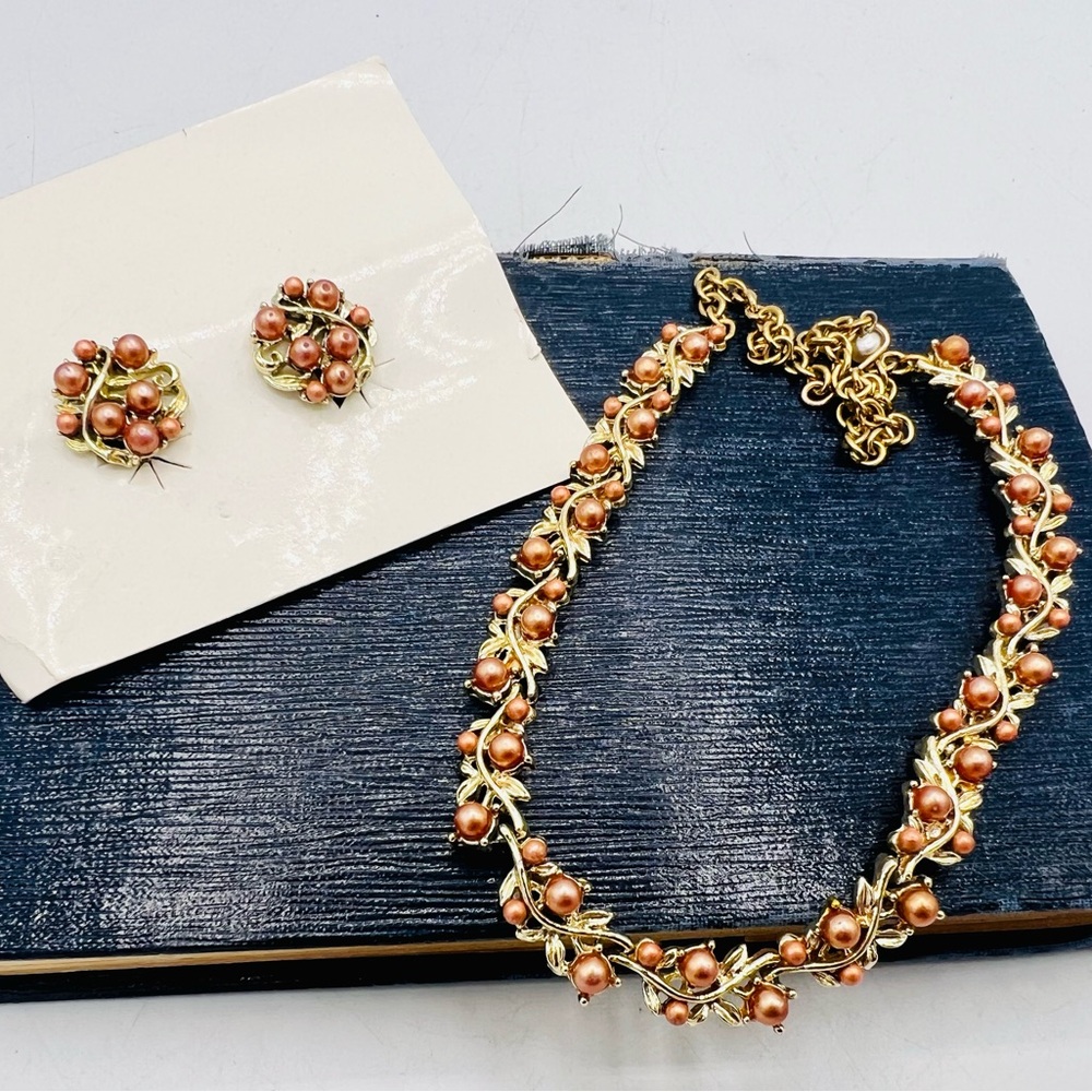 Vintage new old stock gold tone & brown pearl choker and clip on earrings